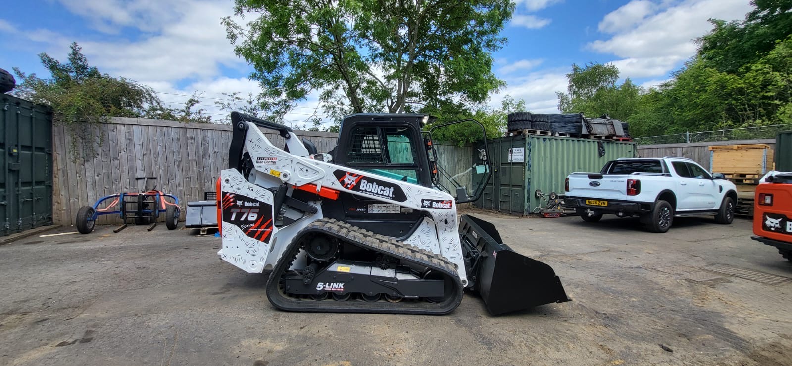 Bobcat T76 - thumbnail